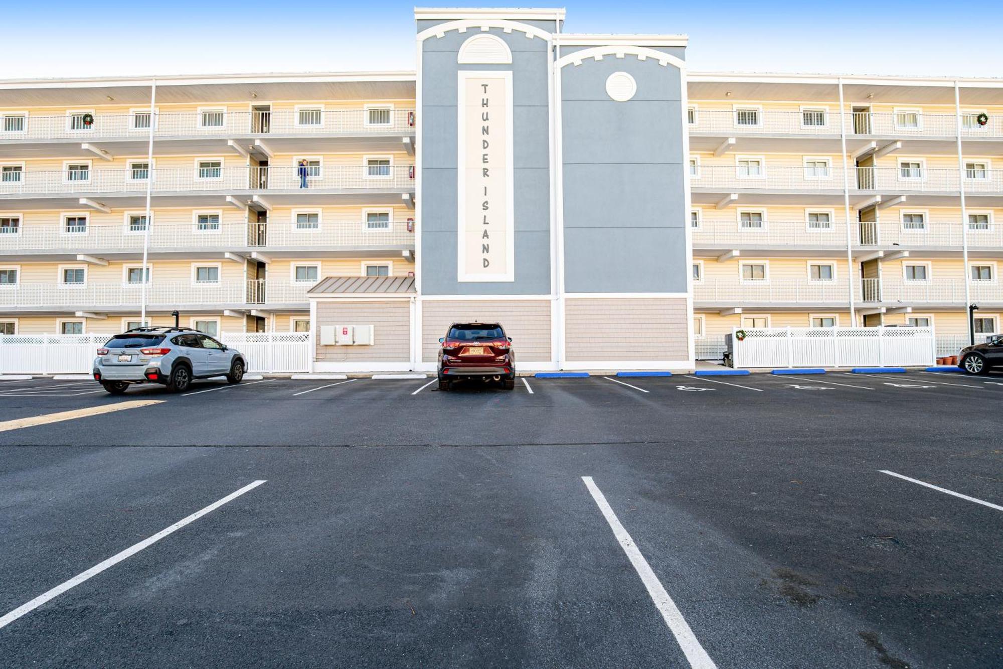 Thunder Island Condos II Ocean City Room photo
